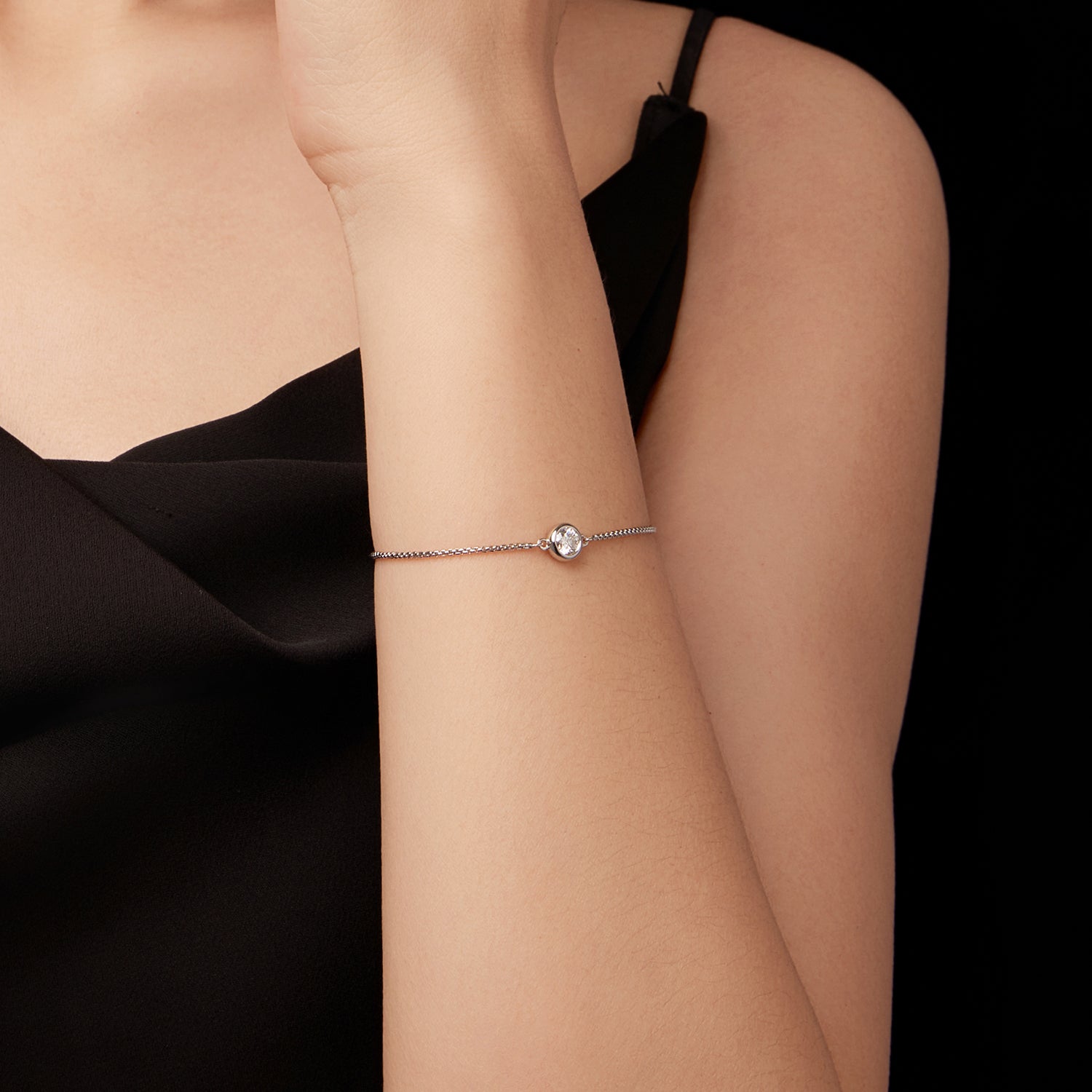 Solitaire Moissanite Bezel Bracelet | Sterling Silver
